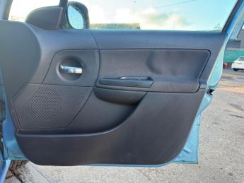 Citroen C3 1.4i Desire 5dr