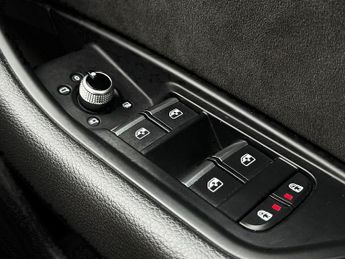 Audi A4 Avant 2.0 TFSI 40 S line S Tronic Euro 6 (s/s) 5dr