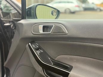 Ford Fiesta 1.0T EcoBoost Titanium Powershift Euro 6 5dr