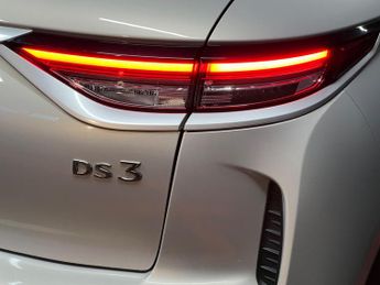 DS AUTOMOBILES DS 3 CROSSBACK E-TENSE 50kWh Ultra Prestige Crossback Auto 5dr