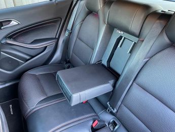 Mercedes-Benz GLA 2.1 GLA200d AMG Line (Premium) 7G-DCT Euro 6 (s/s) 5dr