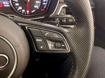 Audi A4 Avant 2.0 TFSI 35 Black Edition Estate 5dr Petrol S Tronic Euro 6 (s/s