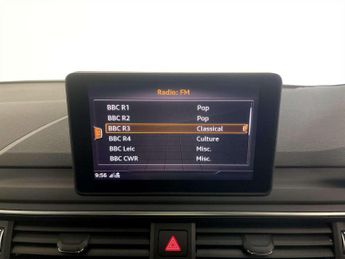 Audi A4 Avant 2.0 TFSI 35 Black Edition Estate 5dr Petrol S Tronic Euro 6 (s/s