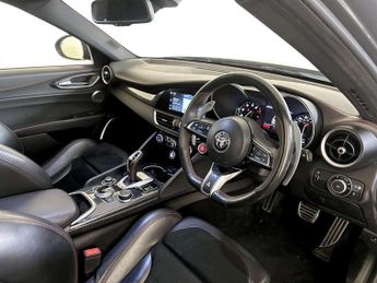 Alfa Romeo Giulia 2.9 V6 Bi-Turbo Quadrifoglio Auto Euro 6 (s/s) 4dr