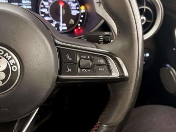 Alfa Romeo Giulia 2.9 V6 Bi-Turbo Quadrifoglio Auto Euro 6 (s/s) 4dr