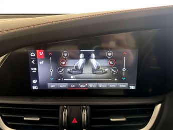 Alfa Romeo Giulia 2.9 V6 Bi-Turbo Quadrifoglio Auto Euro 6 (s/s) 4dr