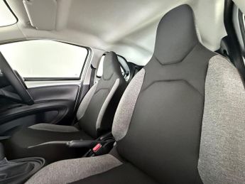 Toyota Aygo X 1.0 VVT-i Pure x-shift Euro 6 (s/s) 5dr