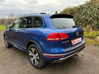 Volkswagen Touareg 3.0 TDI V6 BlueMotion Tech R-Line Tiptronic 4WD Euro 6 (s/s) 5dr