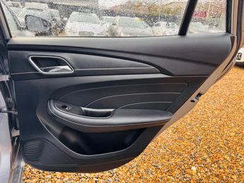 MG MG5 52.5kWh Exclusive Auto 5dr