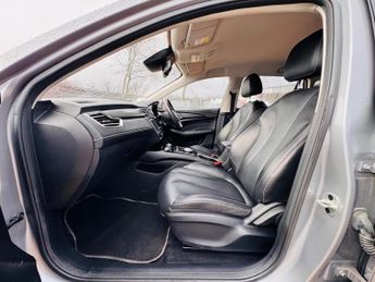 MG MG5 52.5kWh Exclusive Auto 5dr