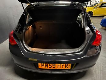 Vauxhall Astra 1.4 16v Exclusiv Euro 5 5dr