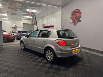 Vauxhall Astra 1.8i 16v Club 5dr
