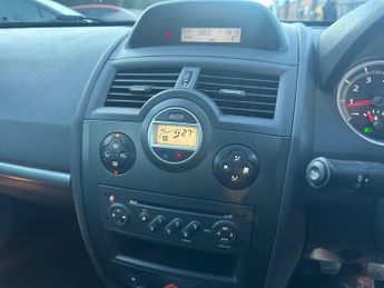 Renault Megane 1.6 VVT Dynamique 2dr