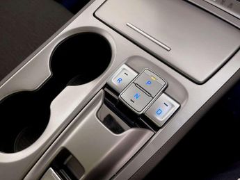 Hyundai KONA 39kWh Premium SUV 5dr Electric Auto (10.5kW Charger) (136 ps)