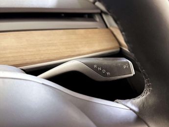 Tesla Model 3 Standard Range Plus Saloon 4dr Electric Auto RWD (241 bhp)