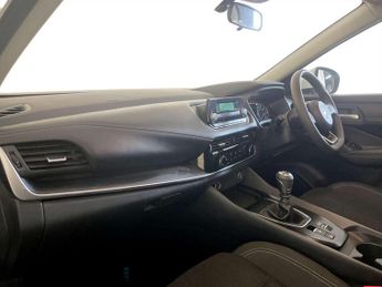 Nissan Qashqai 1.3 DIG-T MHEV Visia SUV 5dr Petrol Hybrid Manual Euro 6 (s/s) (