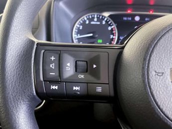 Nissan Qashqai 1.3 DIG-T MHEV Visia SUV 5dr Petrol Hybrid Manual Euro 6 (s/s) (