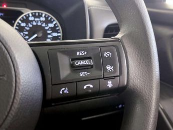 Nissan Qashqai 1.3 DIG-T MHEV Visia SUV 5dr Petrol Hybrid Manual Euro 6 (s/s) (