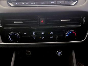 Nissan Qashqai 1.3 DIG-T MHEV Visia SUV 5dr Petrol Hybrid Manual Euro 6 (s/s) (