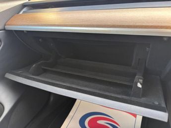 Tesla Model 3 Standard Range Plus Auto RWD 4dr