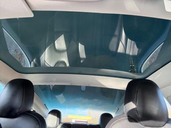 Tesla Model 3 Standard Range Plus Auto RWD 4dr