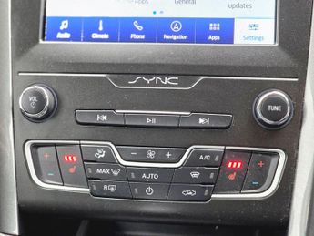 Ford Mondeo 2.0 TiVCT Titanium Edition CVT Euro 6 (s/s) 5dr