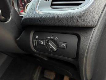 Volvo V40 1.5 T2 Momentum Edition Auto Euro 6 (s/s) 5dr