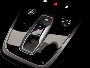 Audi Q4 e-tron 40 S line SUV 5dr Electric Auto 82kWh (204 ps)