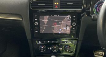 VOLKSWAGEN GOLF 1.4 TSI 8.7kWh GTE Advance Hatchback 5dr Petrol Plug-in Hybrid D