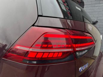 VOLKSWAGEN GOLF 1.4 TSI 8.7kWh GTE Advance Hatchback 5dr Petrol Plug-in Hybrid D