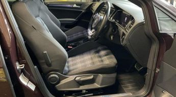 VOLKSWAGEN GOLF 1.4 TSI 8.7kWh GTE Advance Hatchback 5dr Petrol Plug-in Hybrid D