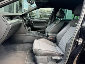 VOLKSWAGEN PASSAT 2.0 BiTDI BlueMotion Tech R-Line Saloon 4dr Diesel DSG 4Motion E