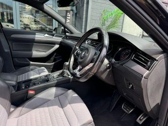 VOLKSWAGEN PASSAT 2.0 BiTDI BlueMotion Tech R-Line Saloon 4dr Diesel DSG 4Motion E