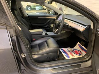 Tesla Model 3 Standard Range Plus Auto RWD 4dr