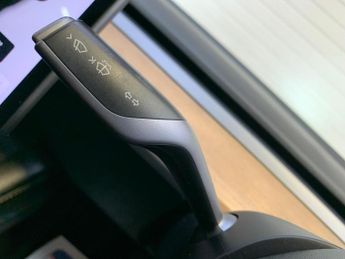 Tesla Model 3 Standard Range Plus Auto RWD 4dr