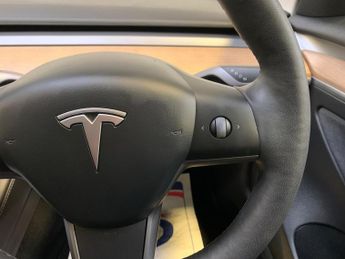 Tesla Model 3 Standard Range Plus Auto RWD 4dr
