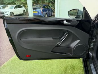 Volkswagen Beetle 2.0 TDI BlueMotion Tech Design DSG Euro 6 (s/s) 3dr