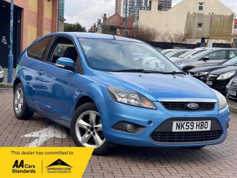 Ford Focus 1.6 Zetec Hatchback 3dr Petrol Automatic (180 g/km, 99 bhp)