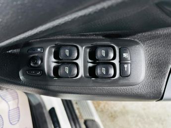 Volvo XC90 2.4 D5 SE Geartronic AWD 5dr