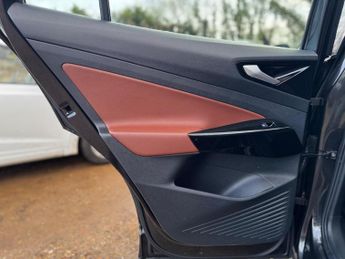 Volkswagen ID.4 Pure 52kWh Life Auto 5dr