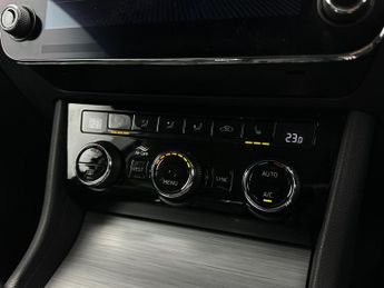 Skoda Superb 1.4 TSI iV 13kWh SE Technology DSG Euro 6 (s/s) 5dr