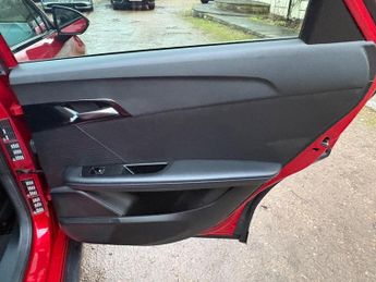 MG MG4 64kWh Trophy Long Range Auto 5dr