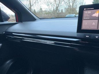 MG MG4 64kWh Trophy Long Range Auto 5dr