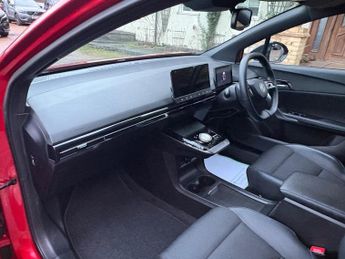 MG MG4 64kWh Trophy Long Range Auto 5dr