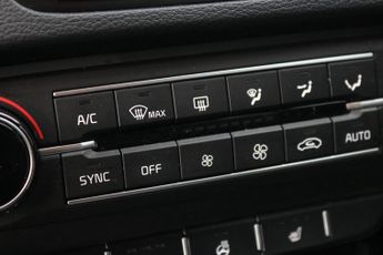 Kia Ceed 1.5 T-GDi GT-Line DCT Euro 6 (s/s) 5dr