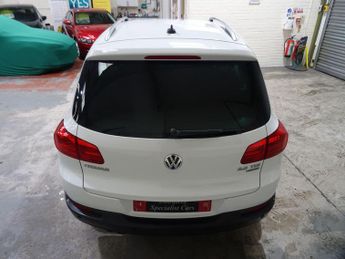 Volkswagen Tiguan 2.0 TDI BlueMotion Tech Match DSG 4WD Euro 5 (s/s) 5dr