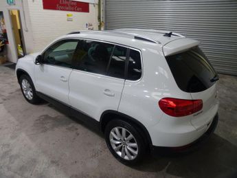 Volkswagen Tiguan 2.0 TDI BlueMotion Tech Match DSG 4WD Euro 5 (s/s) 5dr