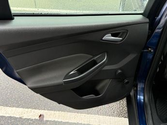 Ford Focus 1.6 Zetec Powershift Euro 5 5dr