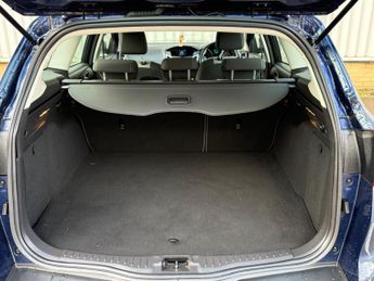 Ford Focus 1.6 Zetec Powershift Euro 5 5dr