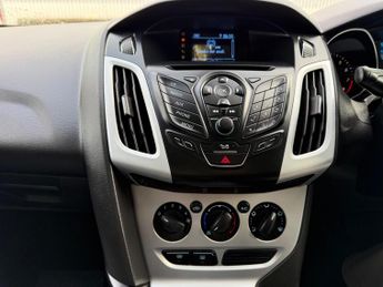 Ford Focus 1.6 Zetec Powershift Euro 5 5dr